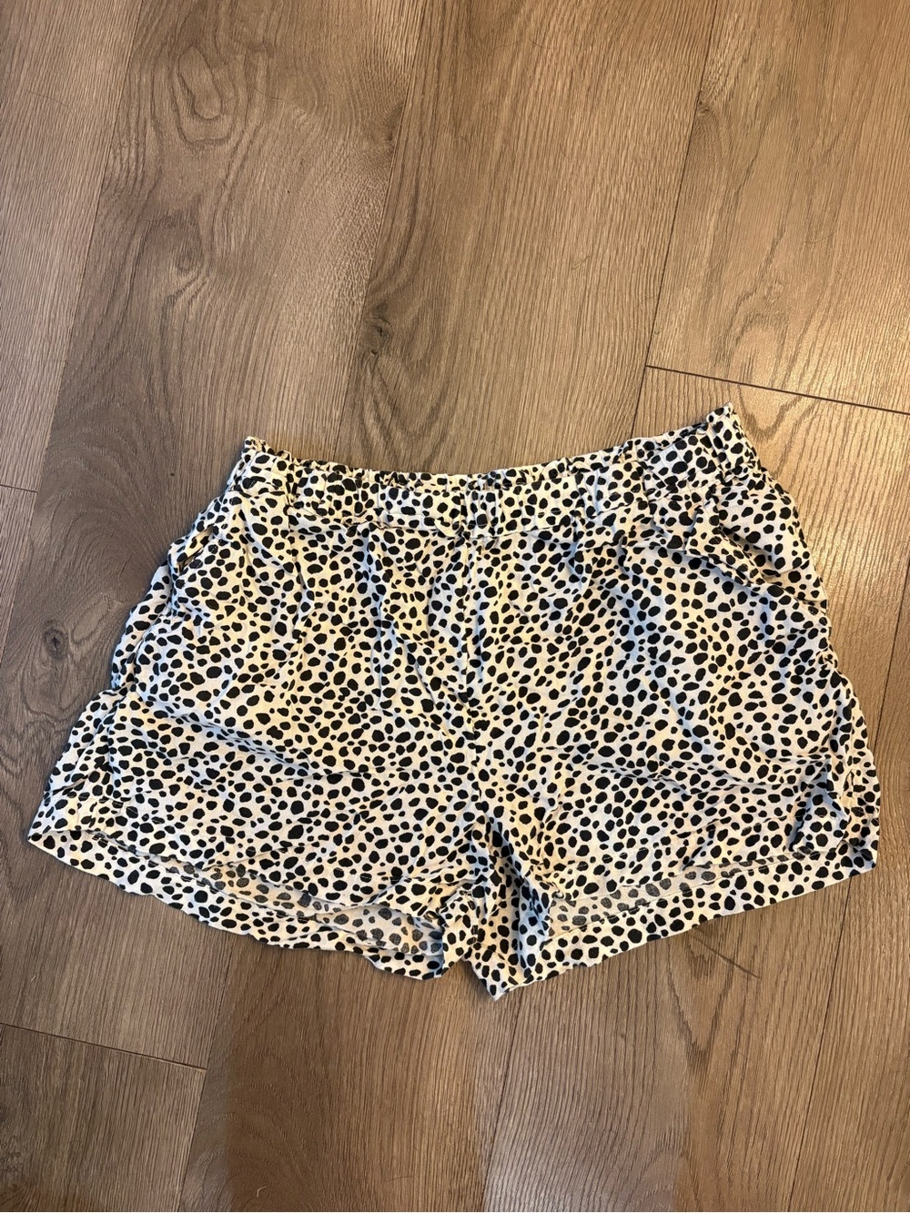 aerie Black & White Dalmatian-Print Flowy Shorts